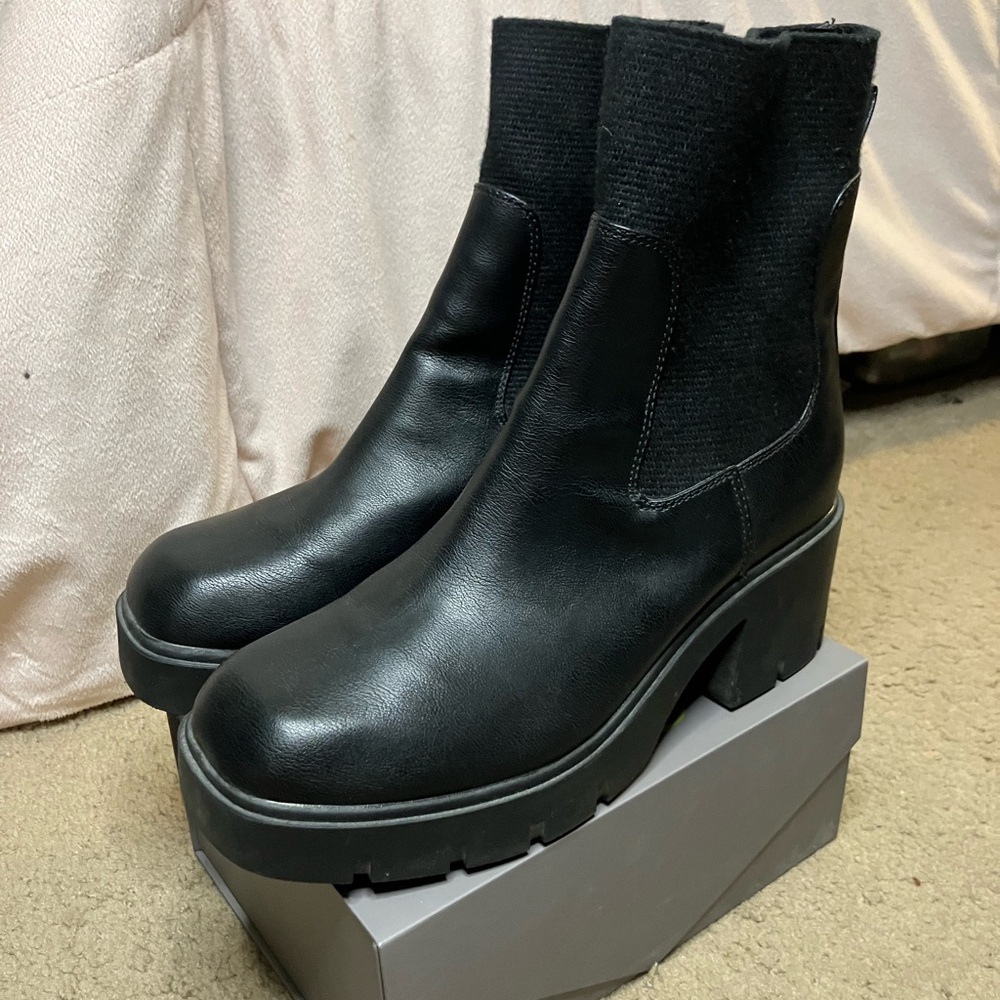 Sun + Stone Black Footwear